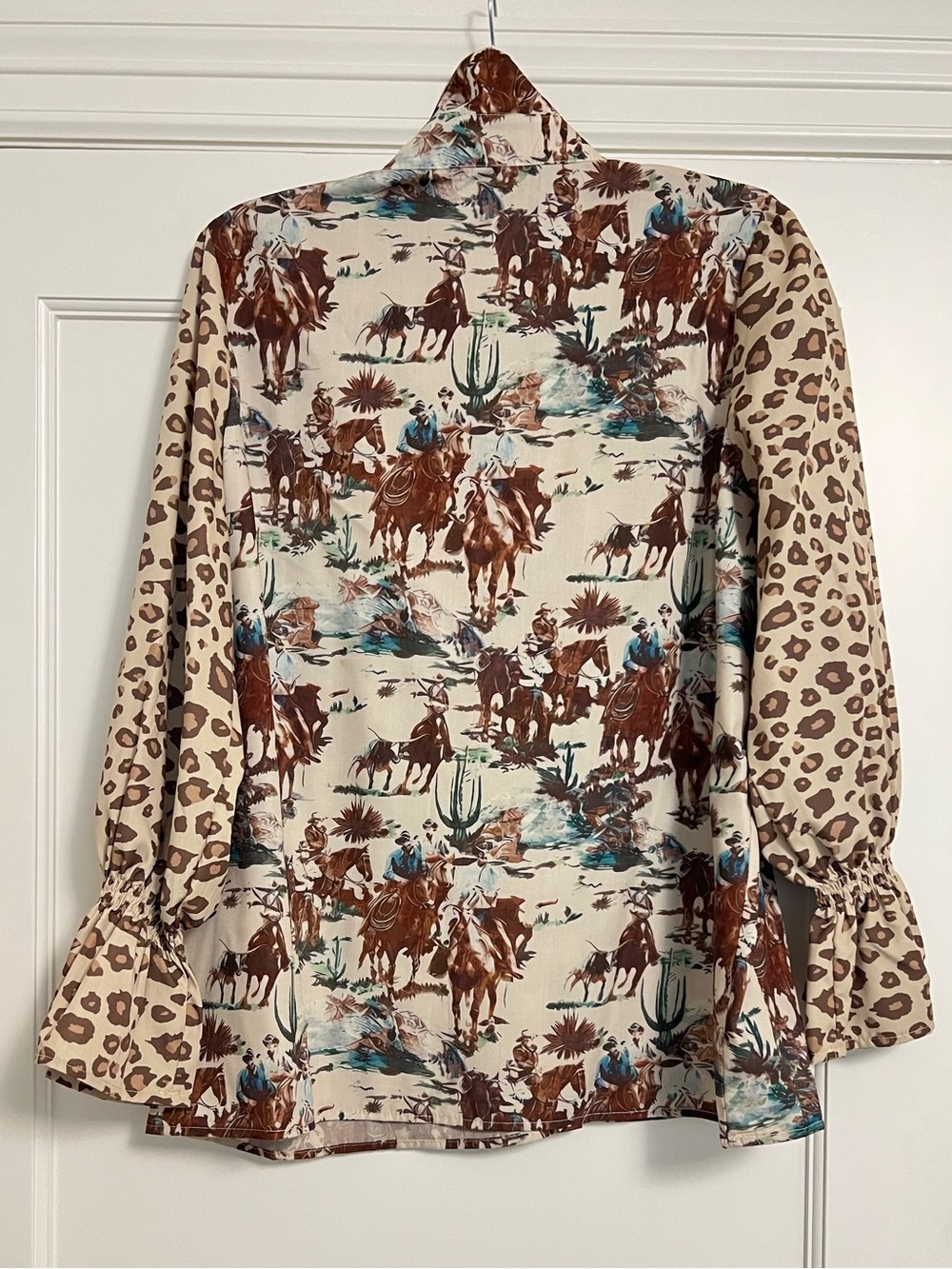 Western Cactus & Horse Print Button-Up Blouse in Cream and Brown - Picture 5 of 7